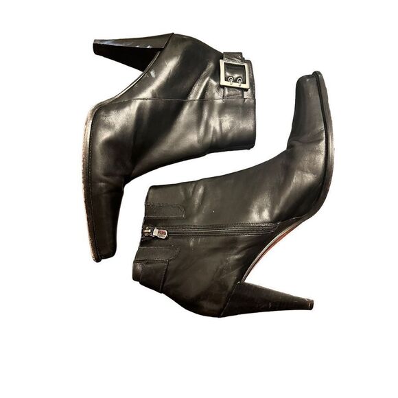 Donald J Pliner Leather Buckle Detail Heeled Booties - Picture 4 of 15